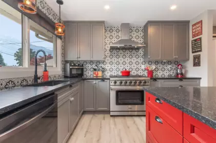 Kitchen Island Photo of 1549 Pinewood Avenue, Agassiz, BC