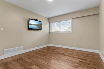 Bedroom 2 Photo of 34282 Cedar Avenue, Abbotsford, BC