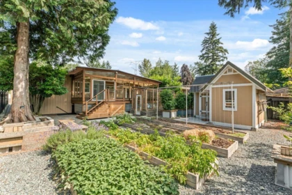 Front Yard Photo of 34282 Cedar Avenue, Abbotsford, BC