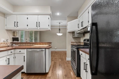 Primary Bedroom Photo of 34282 Cedar Avenue, Abbotsford, BC