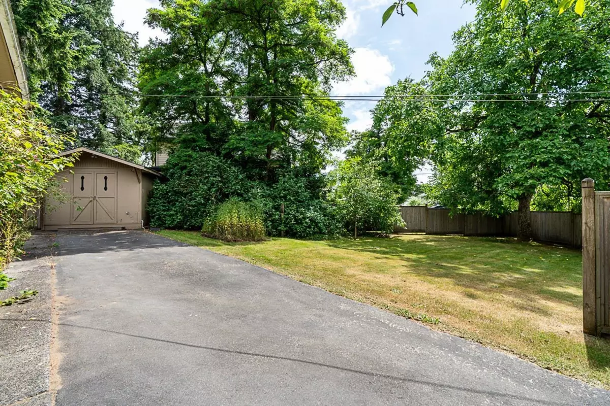 Family Room Photo of 14054 Antrim Road, Surrey, BC