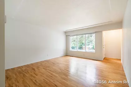 Entry Foyer Photo of 14054 Antrim Road, Surrey, BC