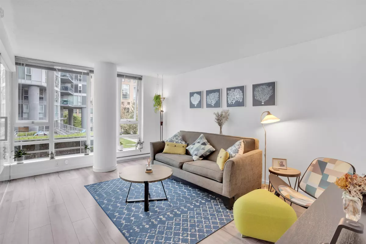 Dining Area Photo of 502 233 Robson Street, Vancouver, BC