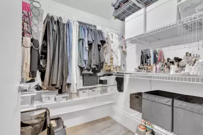 Powder Room Photo of 502 233 Robson Street, Vancouver, BC