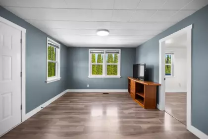Walk-In Closet Photo of 33508 Huntingdon Road, Abbotsford, BC
