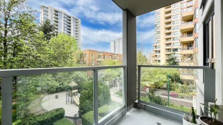 Breakfast Nook Photo of 305 3638 Vanness Avenue, Vancouver, BC