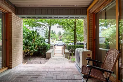 Kitchen Photo of 111 285 Newport Drive, Port Moody, BC