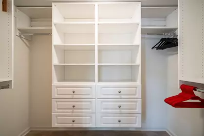 Mudroom Photo of 111 285 Newport Drive, Port Moody, BC