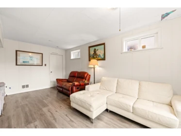 Walk-In Closet Photo of 14878 Buena Vista Avenue, White Rock, BC