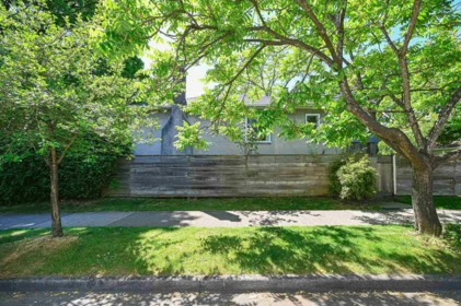 3305 W 6th Avenue, Vancouver, BC, Vancouver — Single Family Residence for sale