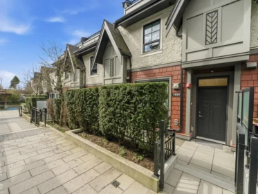 Powder Room Photo of 7891 Oak Street, Vancouver, BC