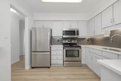 Kitchen Island Photo of 206 32070 Peardonville Road, Abbotsford, BC