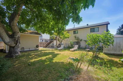 Garden / Landscaping Photo of 20573 51a Avenue, Langley, BC