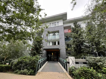Entry Foyer Photo of PH18 9250 University High Street, Burnaby, BC