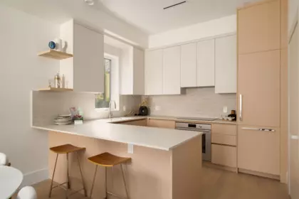 Kitchen Island Photo of 03 6507 Cypress Street, Vancouver, BC