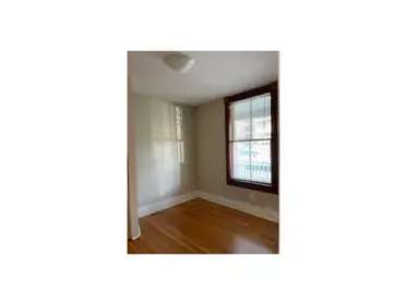 Primary Bedroom Photo of 324 Tenth Street, New Westminster, BC