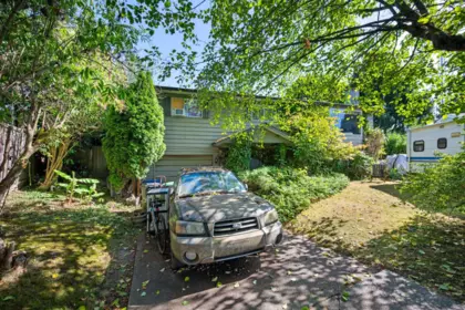 Breakfast Nook Photo of 18291 Bayard Place, Surrey, BC