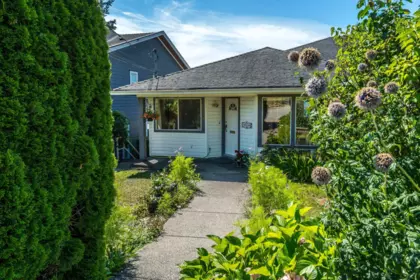 1038 Walls Avenue, Coquitlam, BC, Coquitlam — Half Duplex for sale