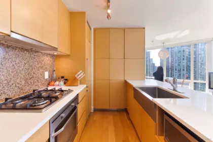 1501 565 Smithe Street, Vancouver, BC, Vancouver — Apartment/Condo for sale