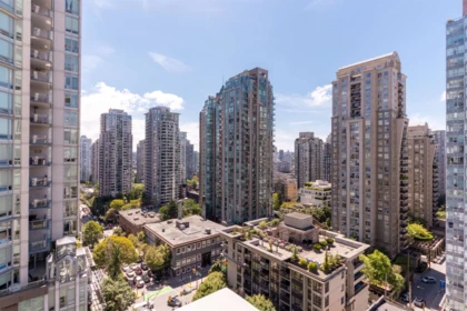 Laundry Room Photo of 1501 565 Smithe Street, Vancouver, BC