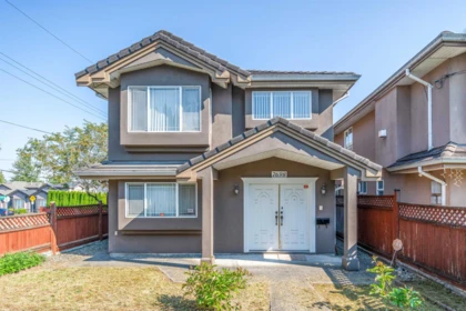 Hot Tub / Spa Photo of 7698 14th Avenue, Burnaby, BC