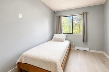 Primary Bathroom Photo of 306 10560 154 Street, Surrey, BC