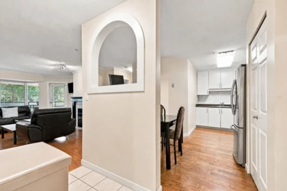 Kitchen Photo of 105 2958 Trethewey Street, Abbotsford, BC