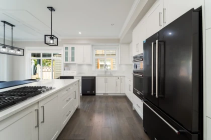 Kitchen Island Photo of 82 17033 Fraser Highway, Surrey, BC