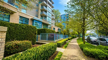 601 9266 University Crescent, Burnaby, BC, Burnaby — Apartment/Condo for sale