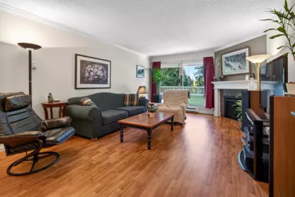 Kitchen Photo of 505 9644 134 Street, Surrey, BC