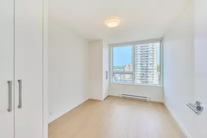 Walk-In Closet Photo of 1911 908 Quayside Drive, New Westminster, BC