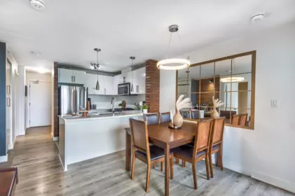 Kitchen Island Photo of 1606 9868 Cameron Street, Burnaby, BC