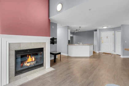 Kitchen Photo of 402 12125 75a Avenue, Surrey, BC