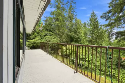 Entry Foyer Photo of 1523 Grandview Road, Gibsons, BC