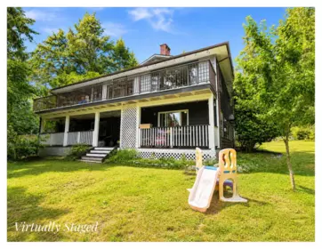 1523 Grandview Road, Gibsons, BC, Gibsons — Single Family Residence for sale