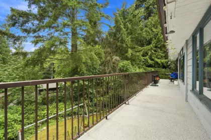 Hallway Photo of 1523 Grandview Road, Gibsons, BC