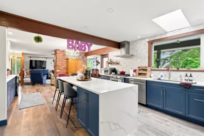 Kitchen Island Photo of 1523 Grandview Road, Gibsons, BC