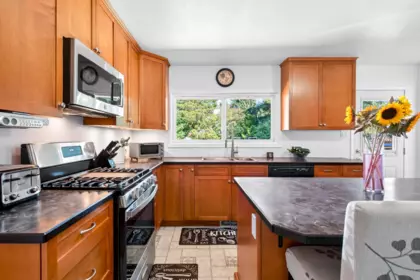 Breakfast Nook Photo of 23915 48th Avenue, Langley, BC