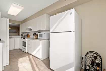 Breakfast Nook Photo of 1703 6611 Southoaks Crescent, Burnaby, BC