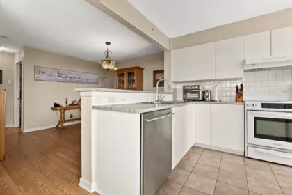 Kitchen Island Photo of 1703 6611 Southoaks Crescent, Burnaby, BC