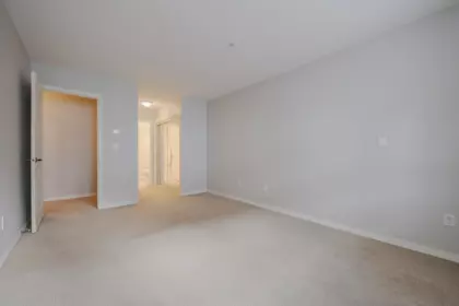 Entry Foyer Photo of 16 15432 16a Avenue, Surrey, BC