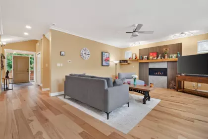 Kitchen Island Photo of 6876 192a Street, Surrey, BC