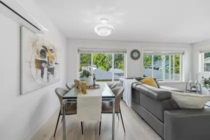 Breakfast Nook Photo of 318 W 18th Street, North Vancouver, BC