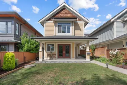318 W 18th Street, North Vancouver, BC, North vancouver — Single Family Residence for sale