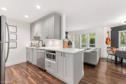 Kitchen Island Photo of 17 123 Laval Street, Coquitlam, BC