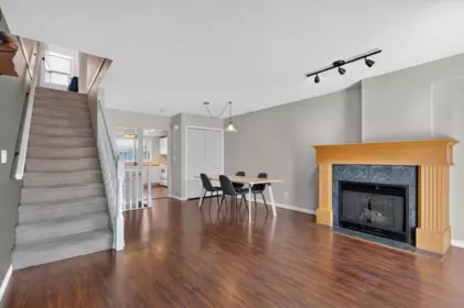 Kitchen Island Photo of 24 9470 Hazel Street, Chilliwack, BC