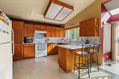 Breakfast Nook Photo of 2740 Westlake Drive, Coquitlam, BC