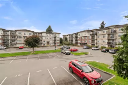 Swimming Pool Photo of 206 46289 Yale Road, Chilliwack, BC