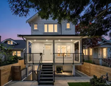 Entry Foyer Photo of 2619 Mcgill Street, Vancouver, BC