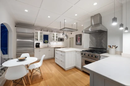 Laundry Room Photo of 402 Brand Street, North Vancouver, BC